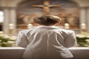 Communion Wishes for a Boy: Heartfelt Messages to Celebrate His Special Day